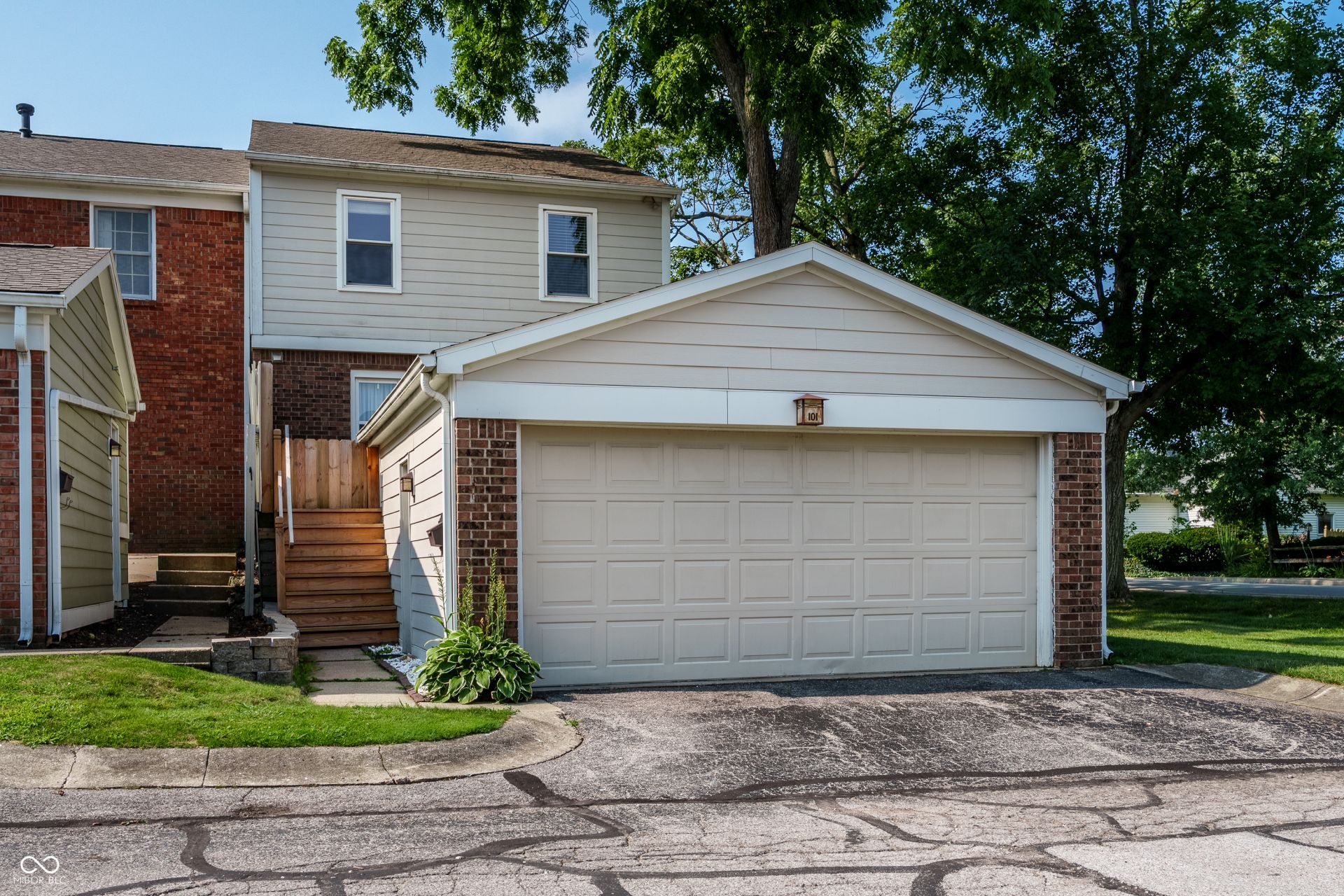 101 Carmelaire Drive, Carmel, IN 46032 Main Photo