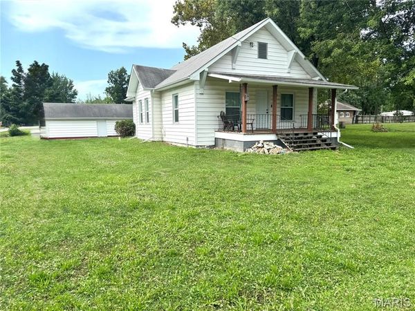 407 E 5th , Shelbyville, MO 63469