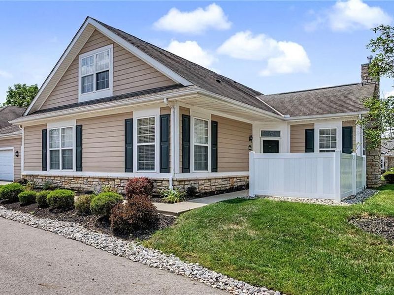 4694 Cobblestone Drive, Huber Heights, OH 45371 Photo 1