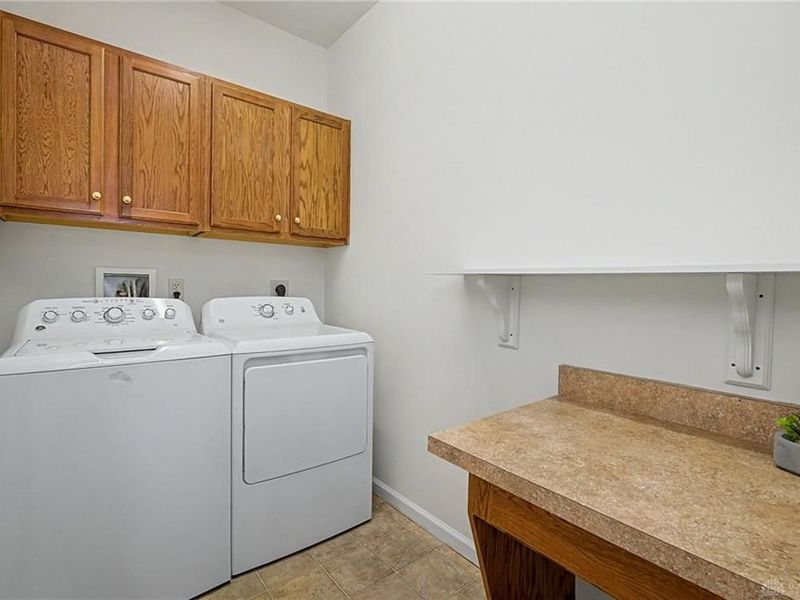 4694 Cobblestone Drive, Huber Heights, OH 45371 Photo 19