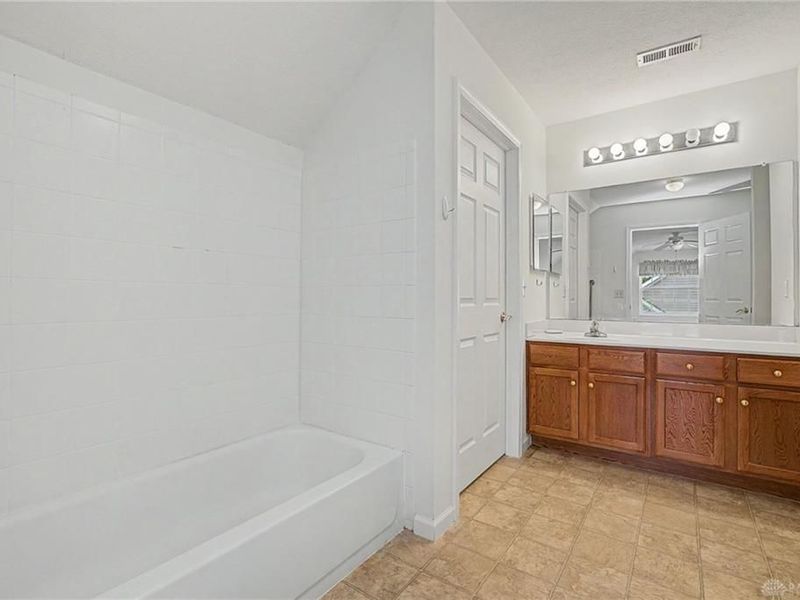 4694 Cobblestone Drive, Huber Heights, OH 45371 Photo 35