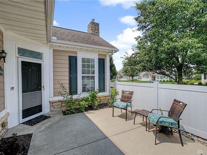 4694 Cobblestone Drive, Huber Heights, OH 45371 Photo 5