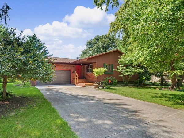 2231 Nancy Lane, St. Joseph, IL 61873