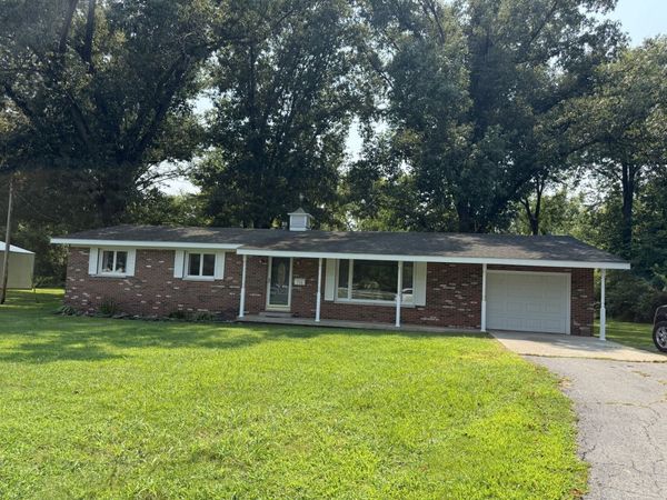 715 State Street , Eldorado, IL 62930