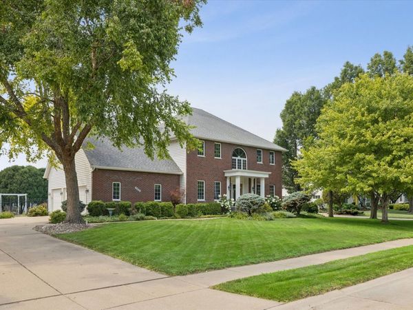 5904 Louis Court , Davenport, IA 52807