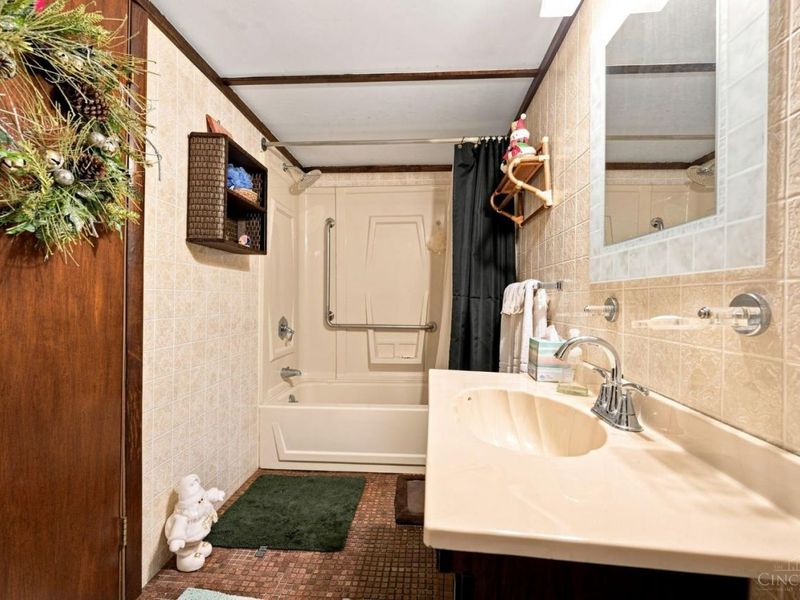 7112 La Boiteaux Avenue, North College Hill, OH 45231 Photo 12
