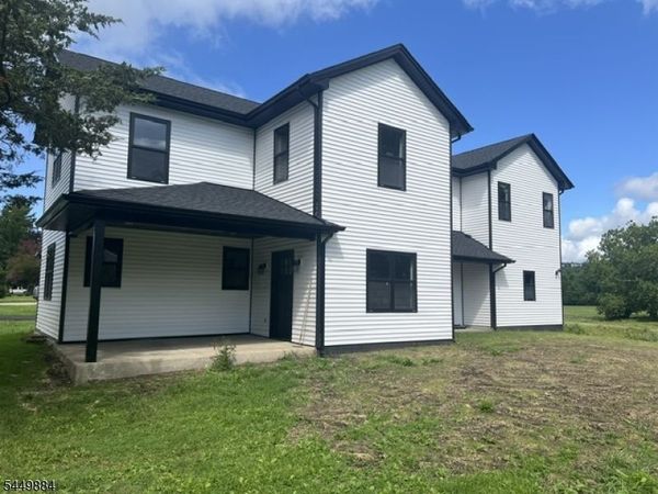 212 Willow Grove St, Hackettstown, NJ 07840
