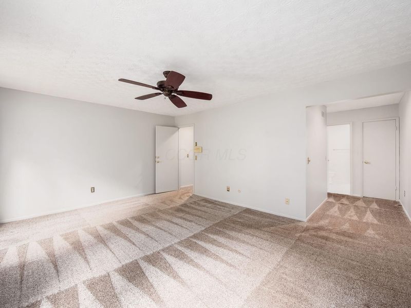 3132 Walden Ravines, Columbus, OH 43221 Photo 22
