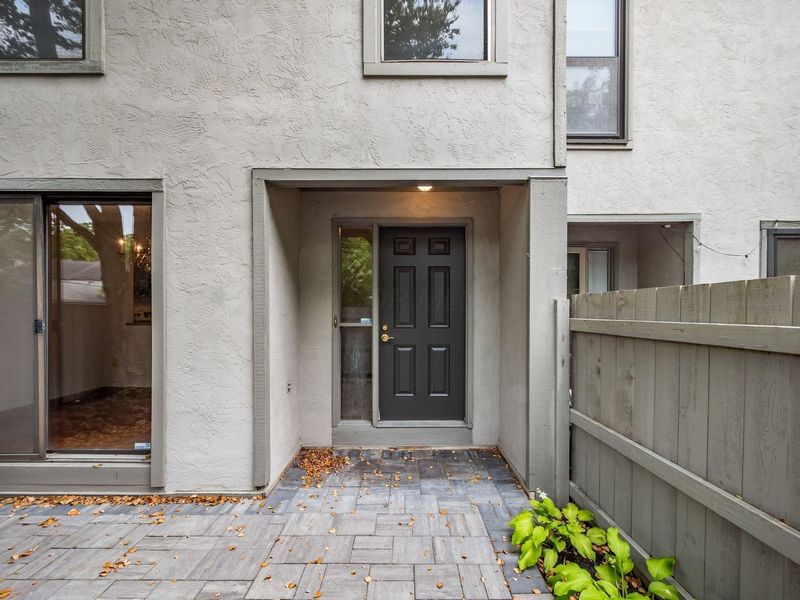 3132 Walden Ravines, Columbus, OH 43221 Photo 6