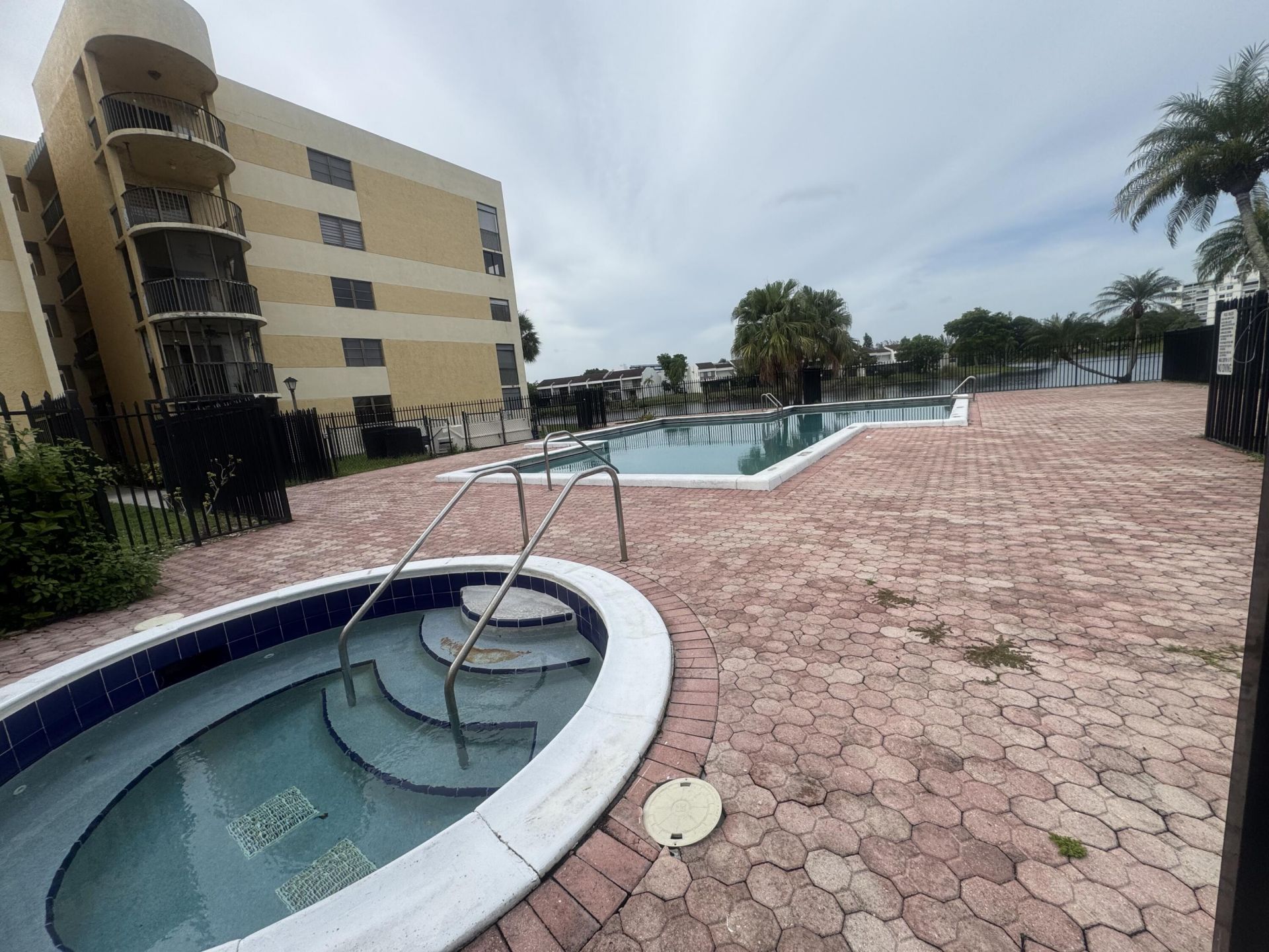 6575 W Oakland Park Boulevard, Unit 402, Lauderhill, FL 33313 Photo