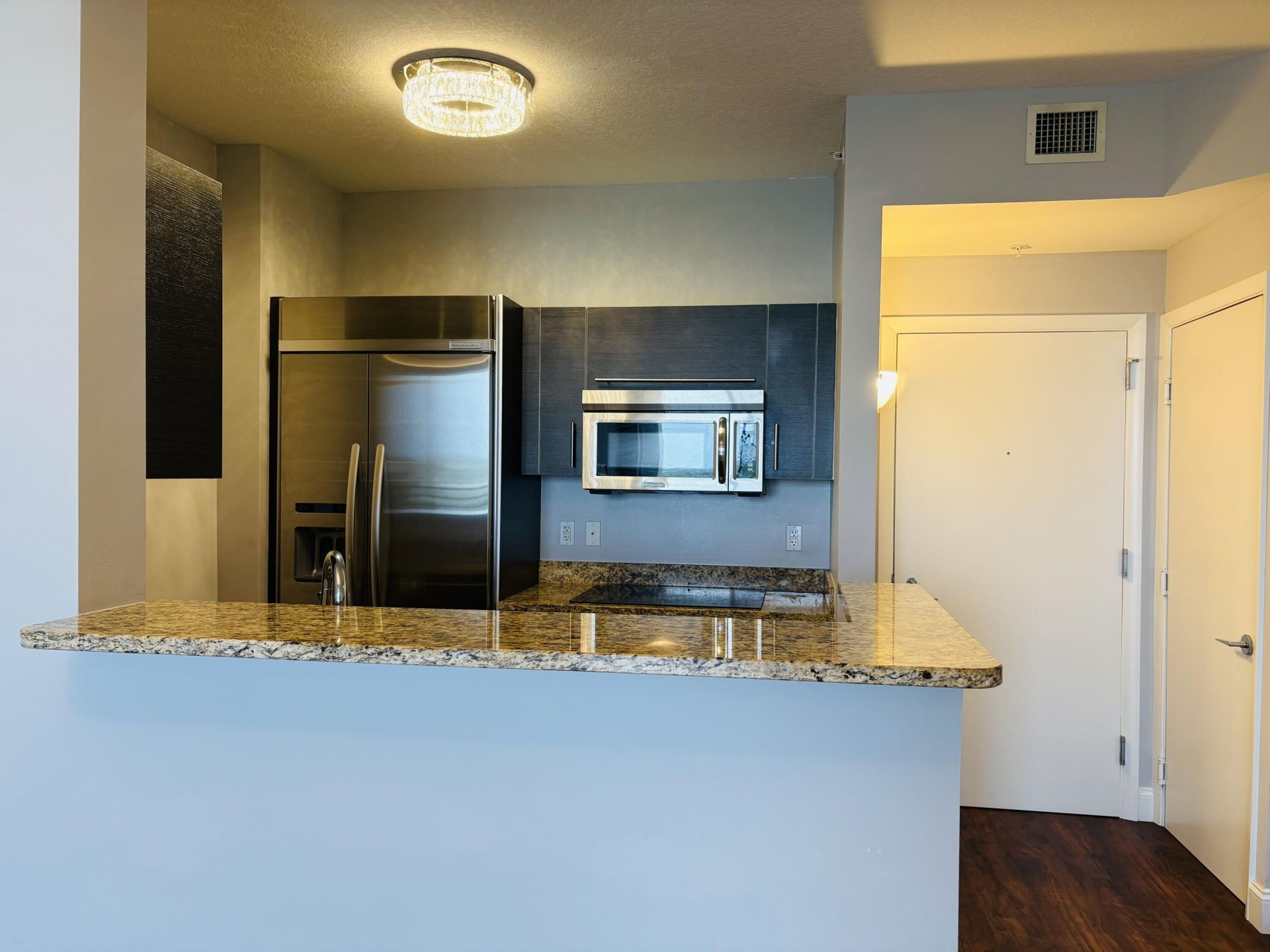 550 Okeechobee Boulevard, Unit 825, West Palm Beach, FL 33401 Photo