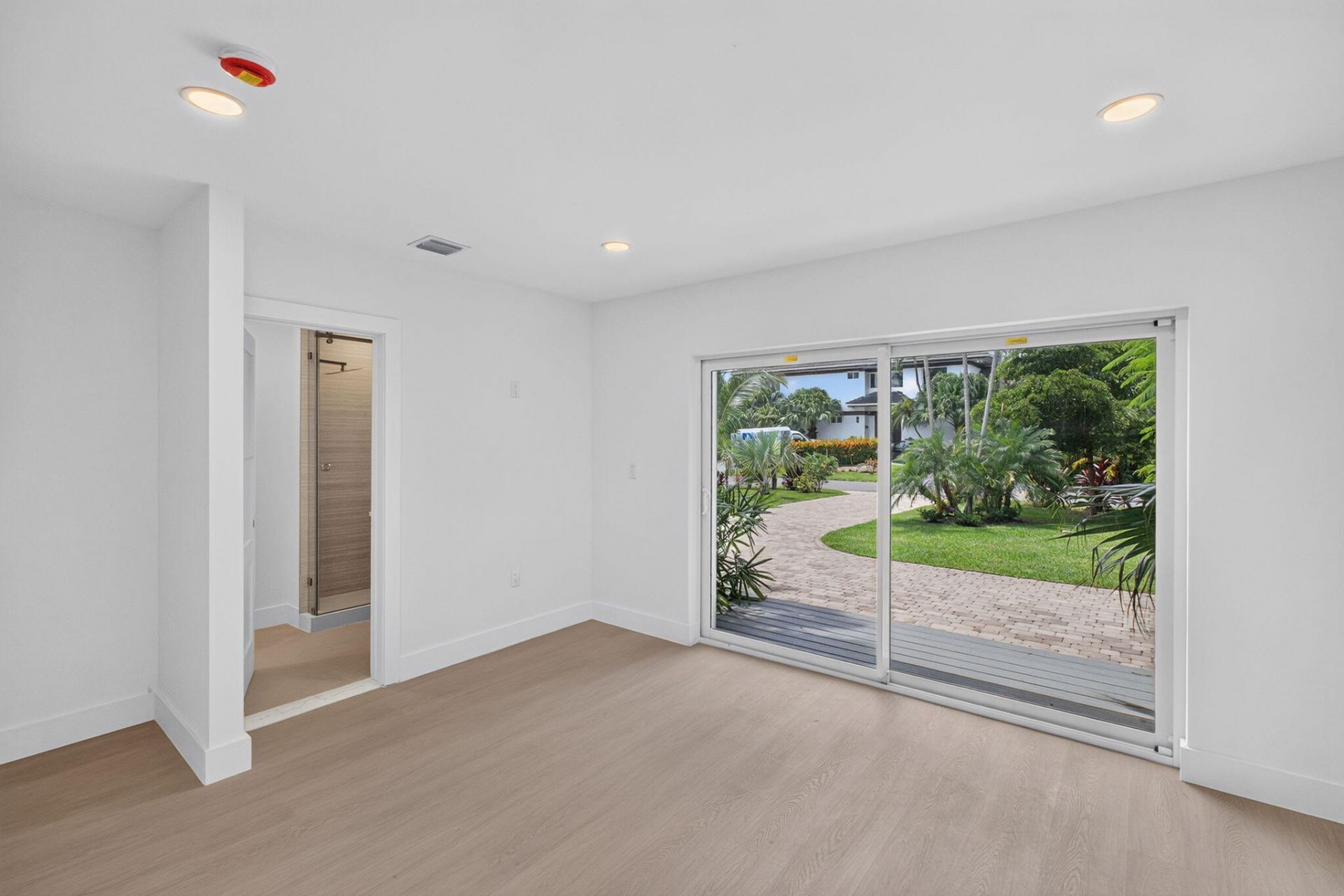 631 N Mashta Drive, Key Biscayne, FL 33149 Photo