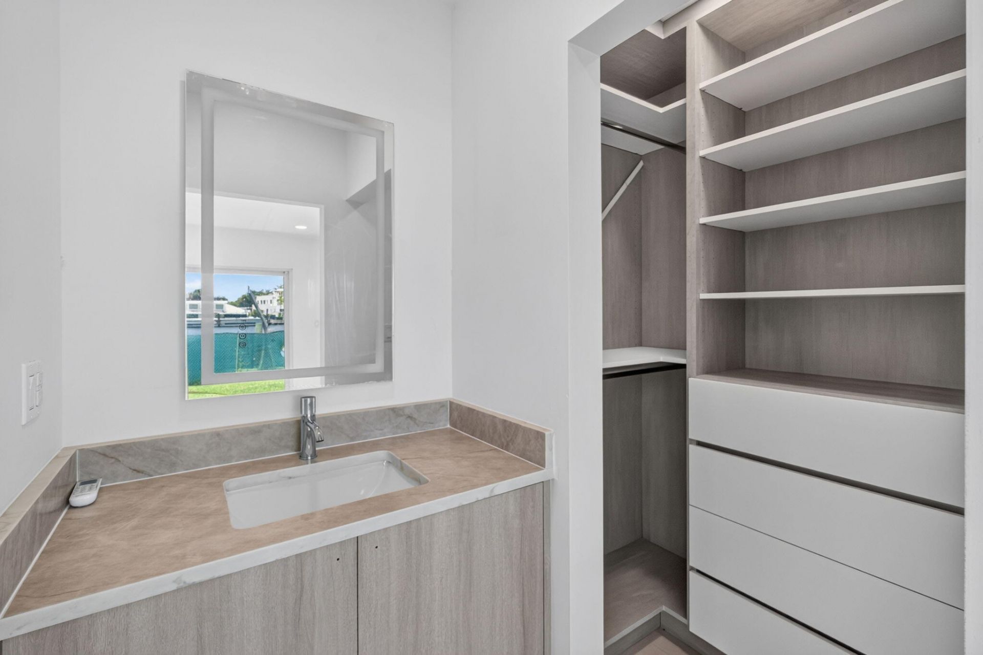 631 N Mashta Drive, Key Biscayne, FL 33149 Photo