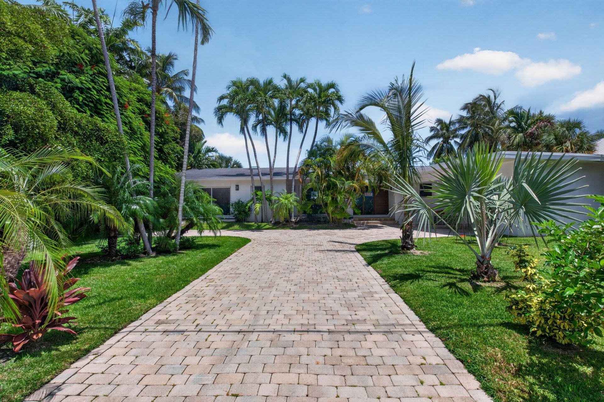 631 N Mashta Drive, Key Biscayne, FL 33149 Photo