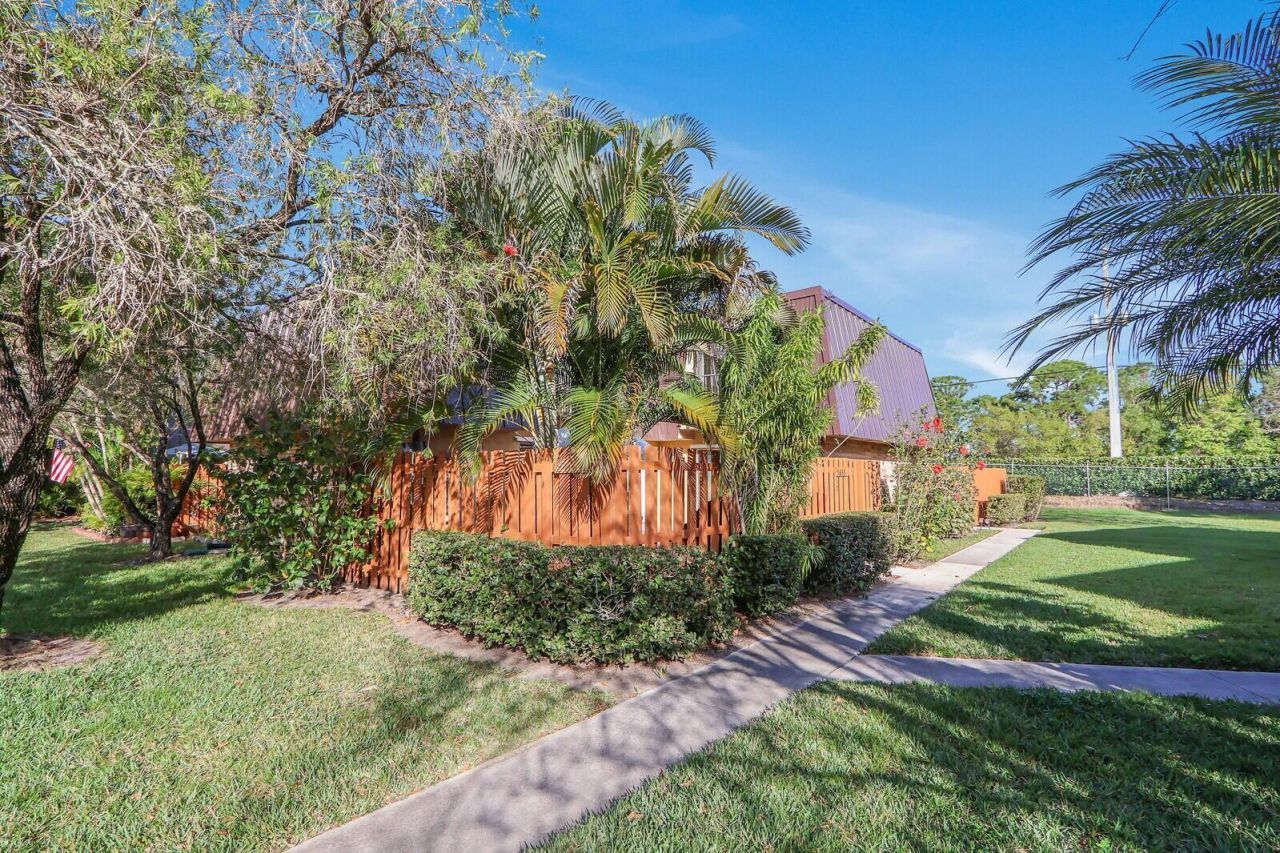 5633 SE Windsong Lane, Stuart, FL 34997 Photo