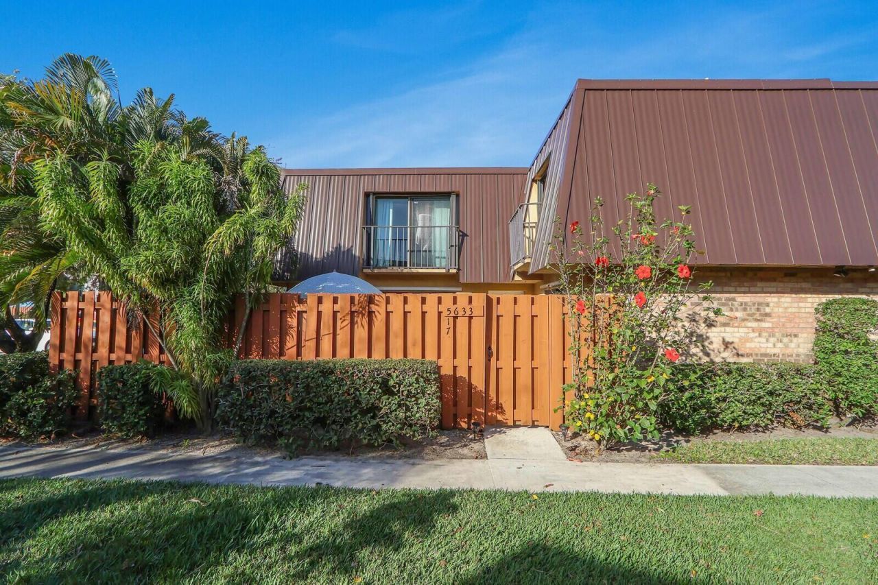 5633 SE Windsong Lane, Stuart, FL 34997 Photo