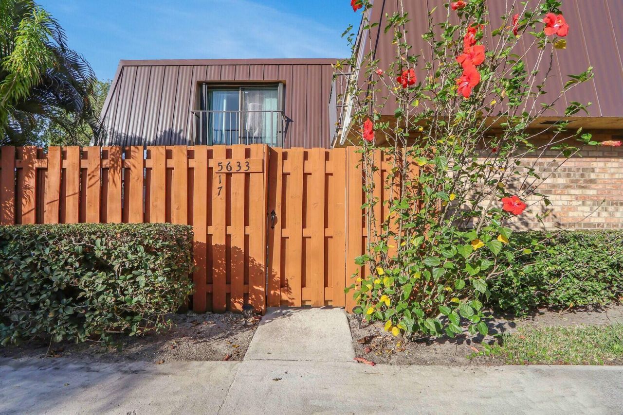 5633 SE Windsong Lane, Stuart, FL 34997 Photo