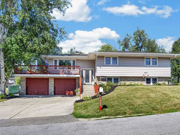 N2445 Fisk Dr, Bloomfield, WI 53105