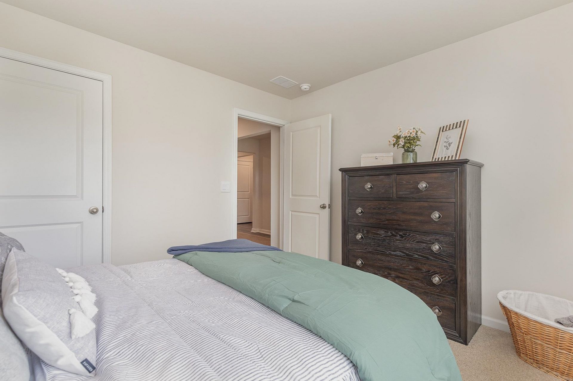 601 Songbird Ct. Photo 18