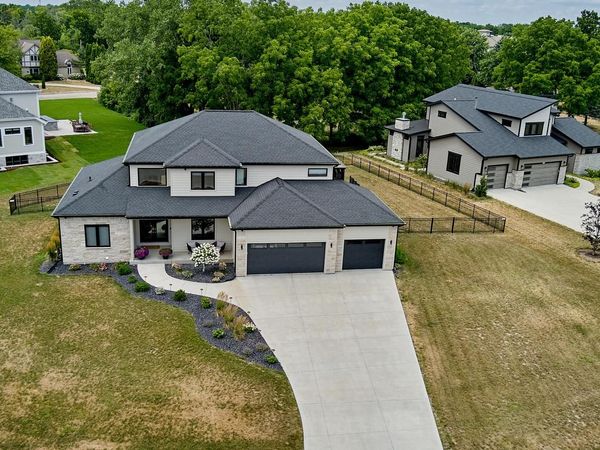 13680 W Upland Ridge COURT, New Berlin, WI 53151