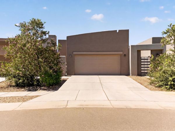 1242 Tierra Verde Loop NW, Los Lunas, NM 87031