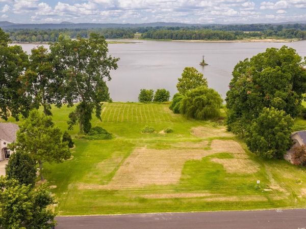 20 River Road Drive East , Mayflower, AR 72106