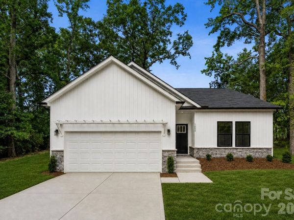 1004 Oak Hill Drive , Monroe, NC 28112