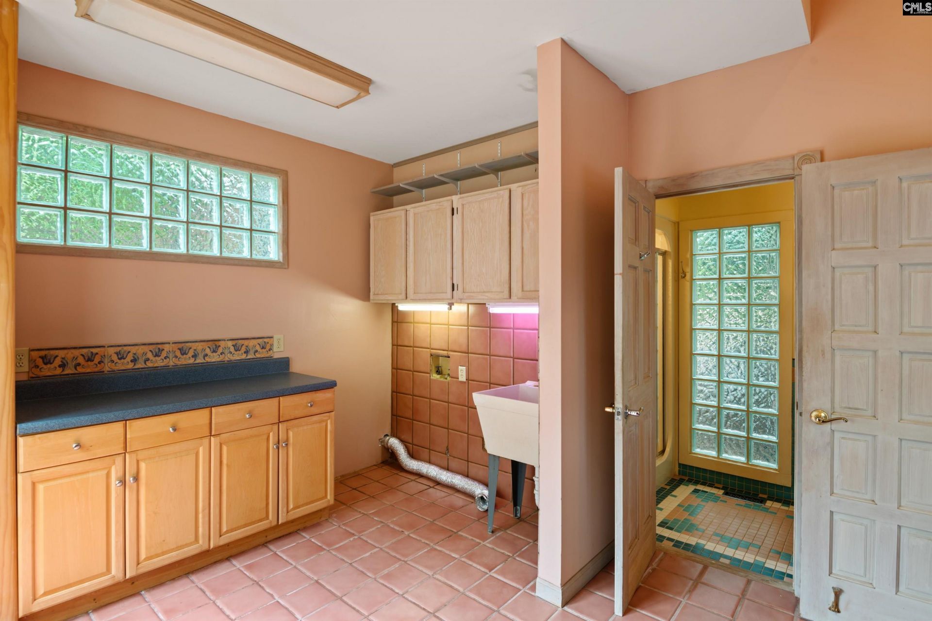 528 Queen Street  Photo 22