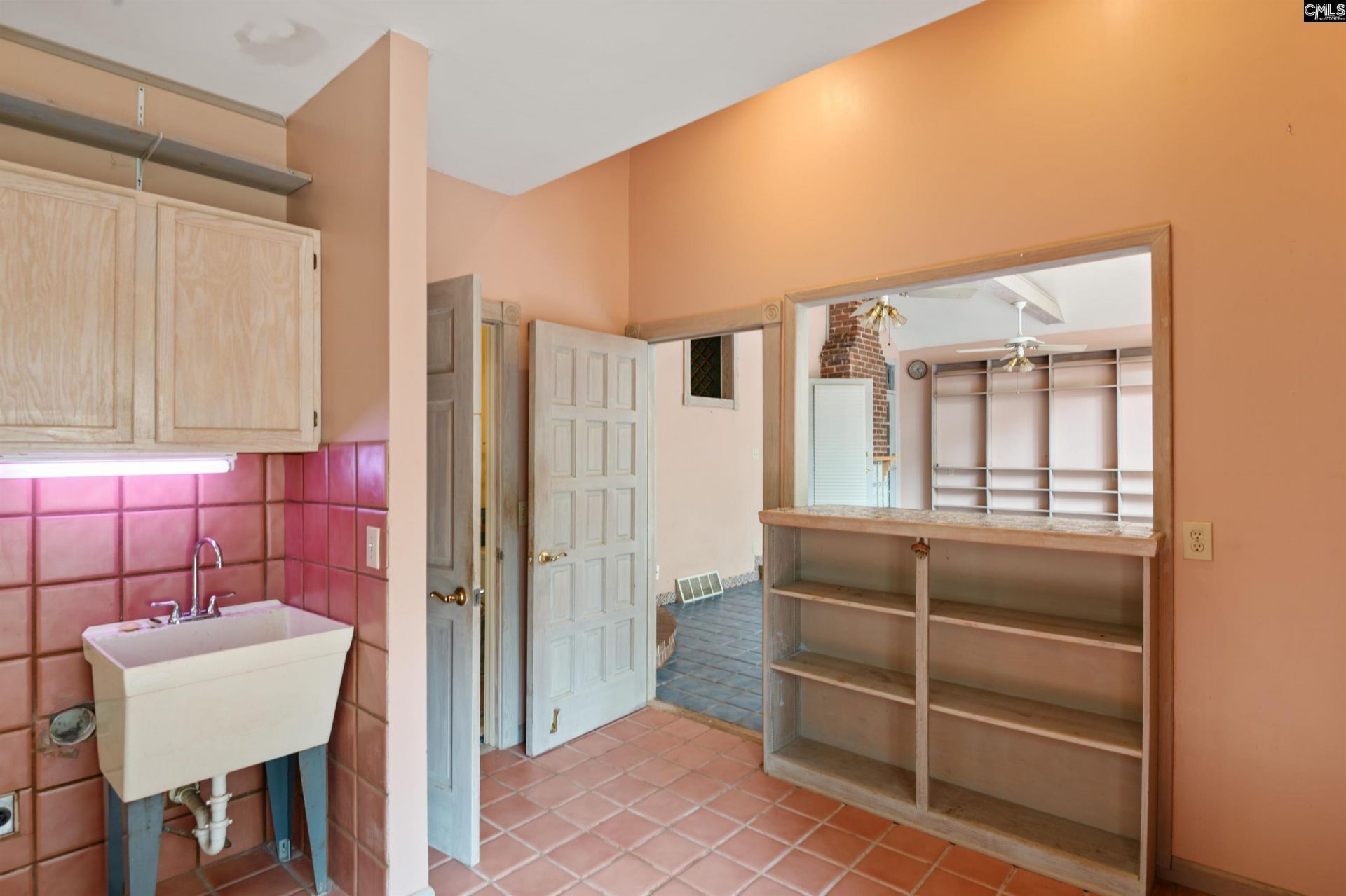 528 Queen Street  Photo 23