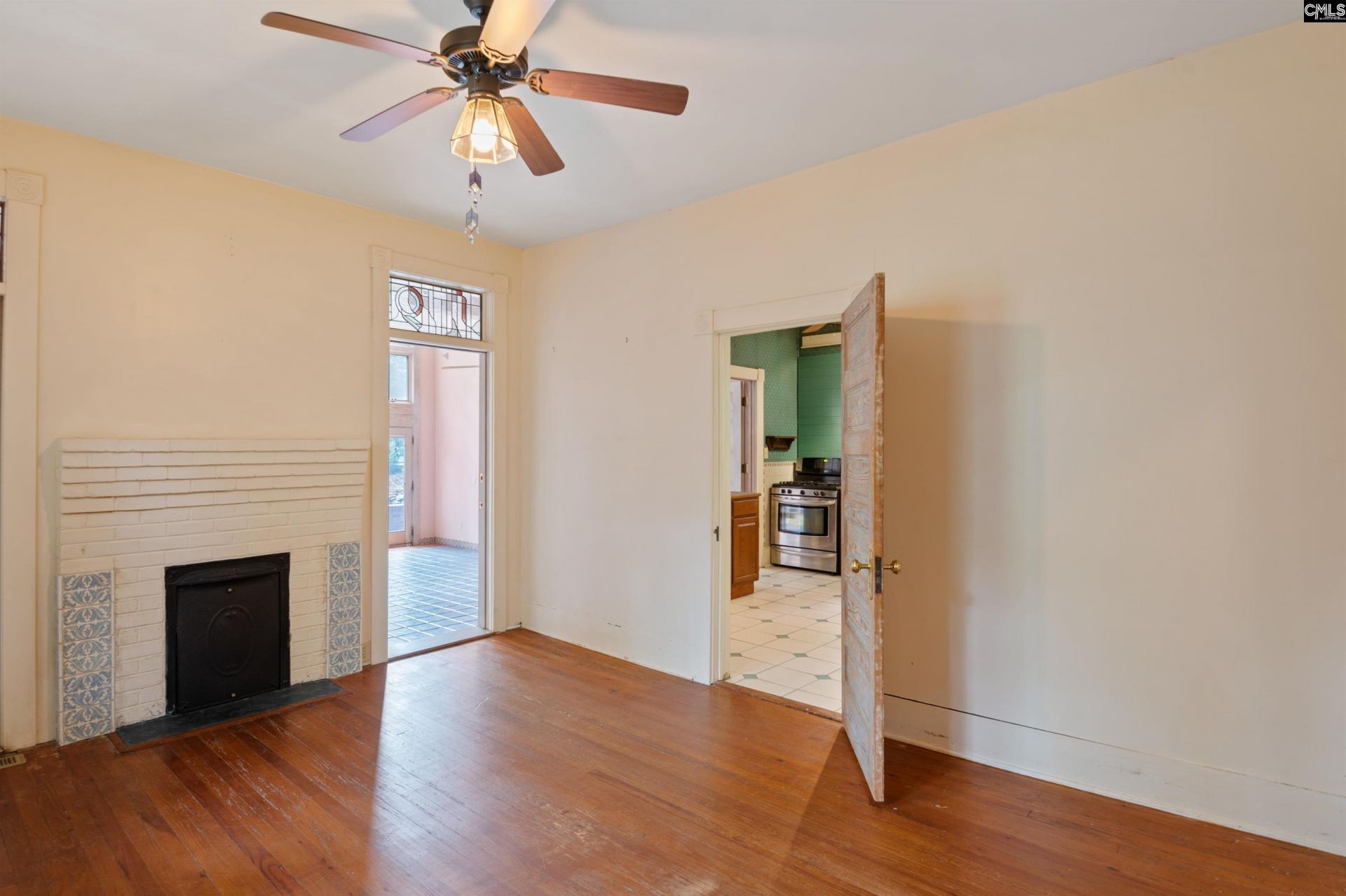 528 Queen Street  Photo 28