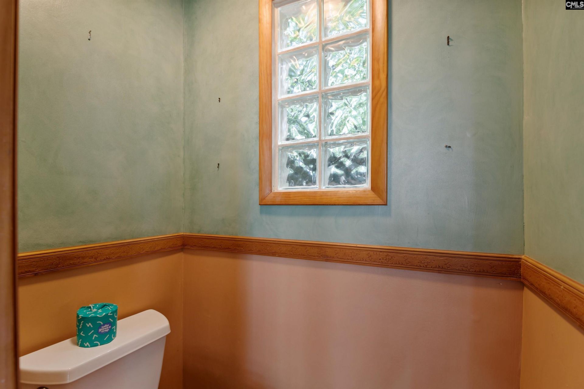 528 Queen Street  Photo 37