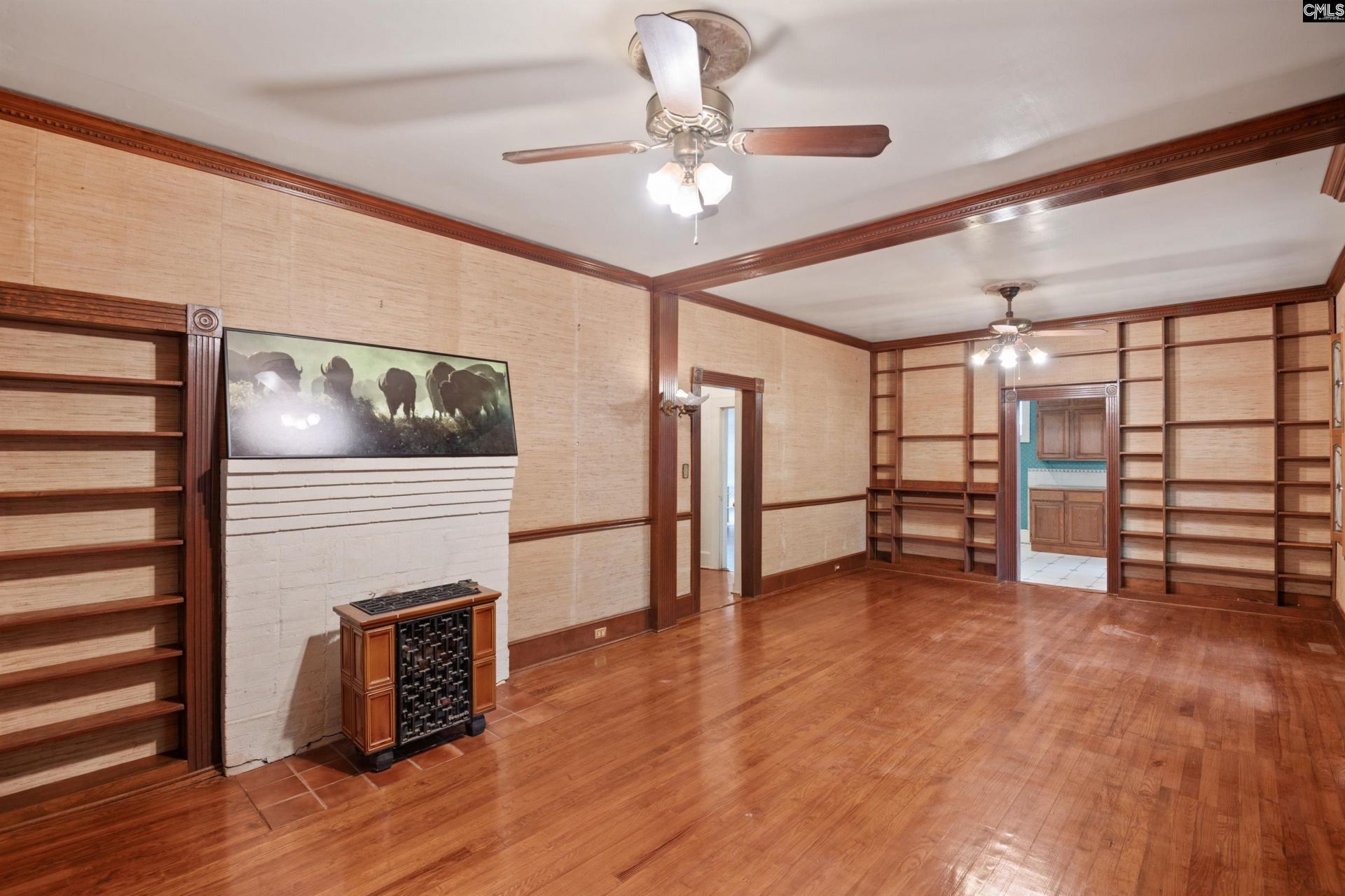 528 Queen Street  Photo 4