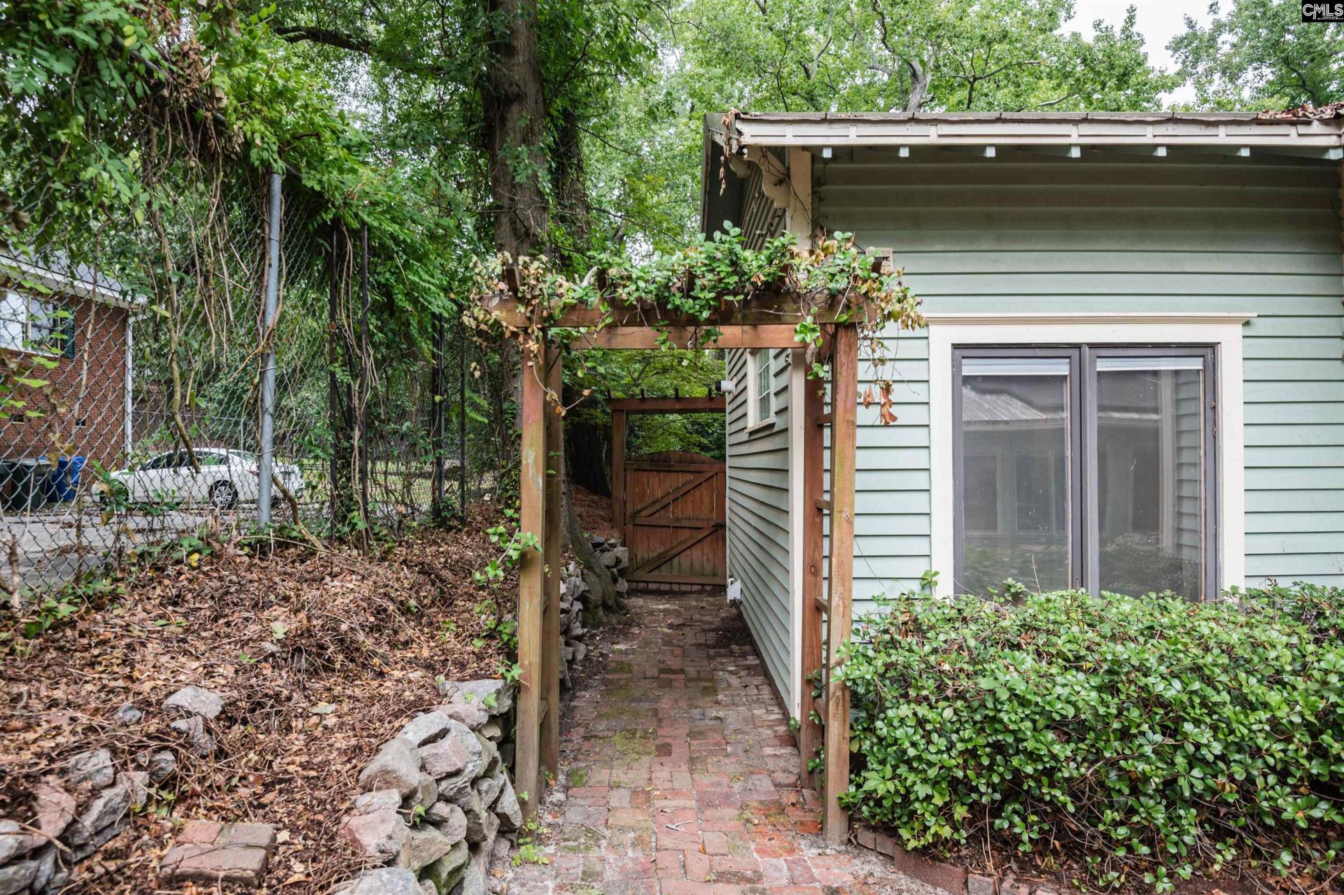 528 Queen Street  Photo 41