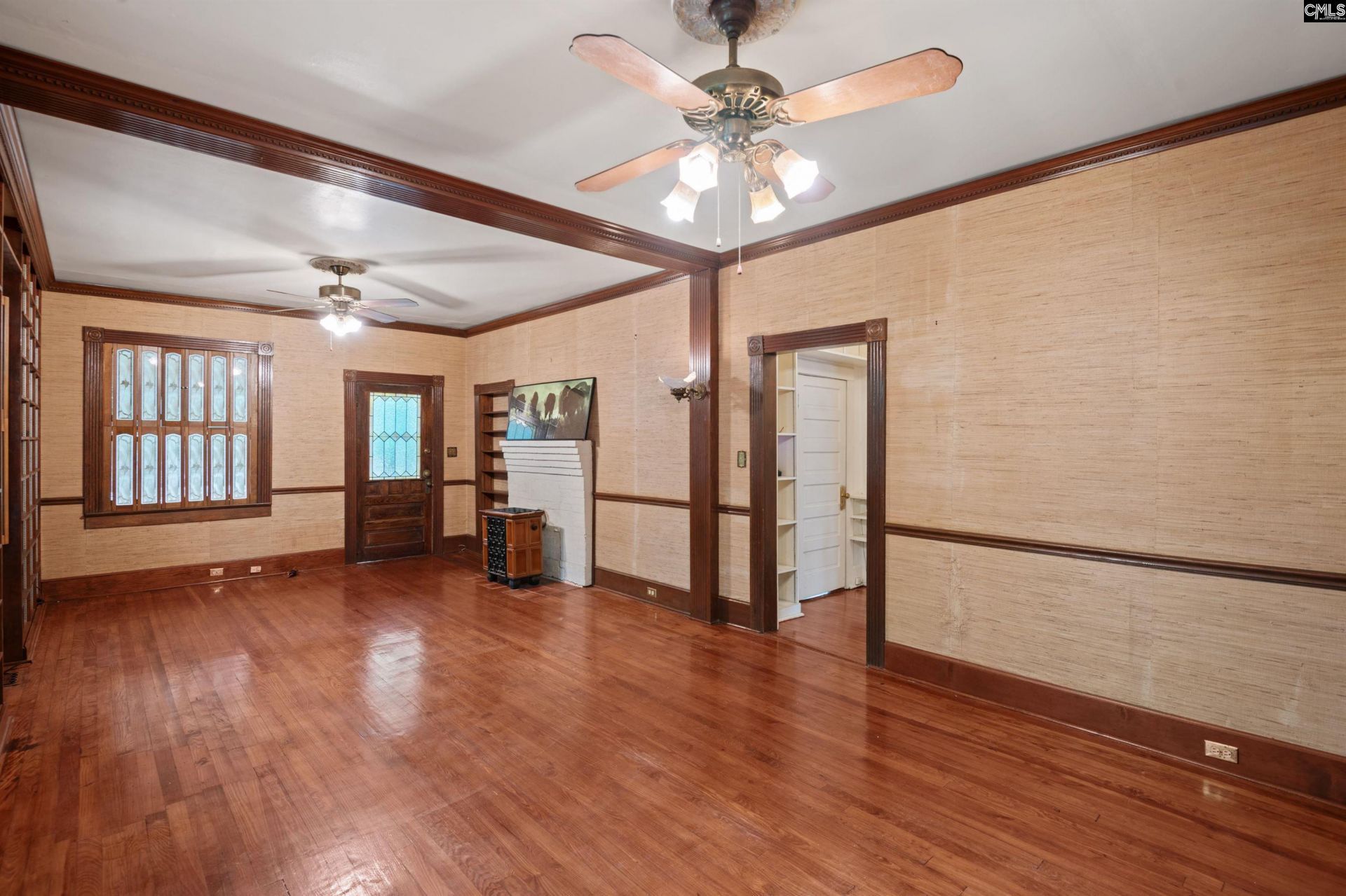 528 Queen Street  Photo 7