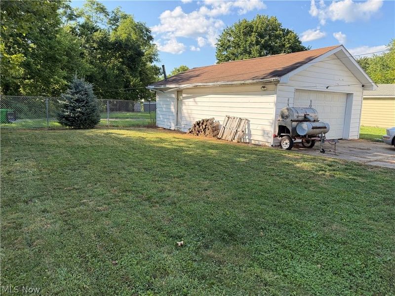 415 W 8th Street, Dover, OH 44622 Photo 4