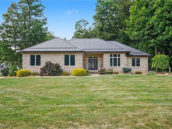 40 W Maple Drive, Seville, OH 44273