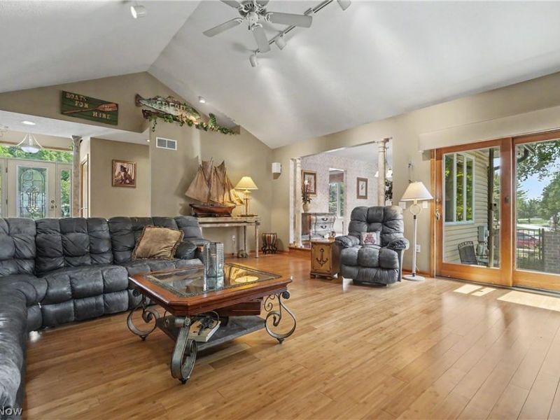 40 W Maple Drive, Seville, OH 44273 Photo 3