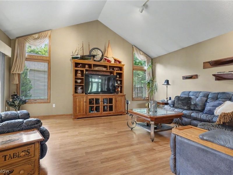 40 W Maple Drive, Seville, OH 44273 Photo 8