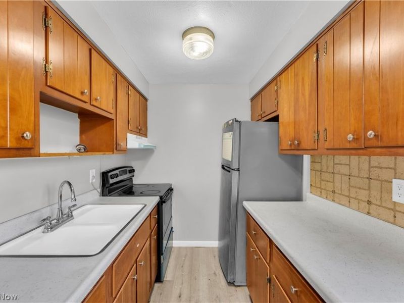 18809 Bella Drive, Unit 2/UP, Cleveland, OH 44119 Photo 11