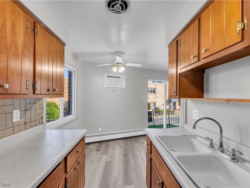 18809 Bella Drive, Unit 2/UP, Cleveland, OH 44119 Photo 12