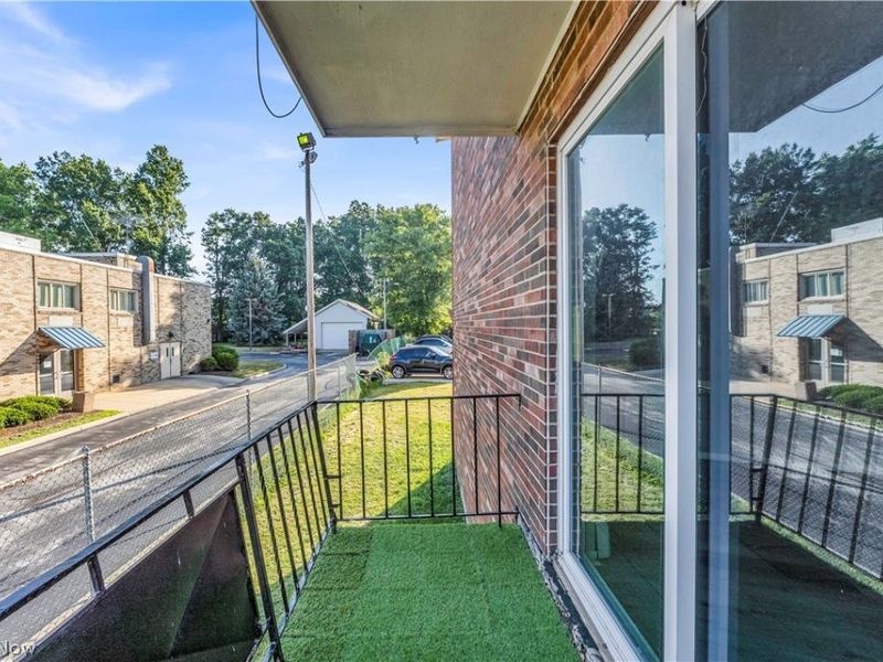 18809 Bella Drive, Unit 2/UP, Cleveland, OH 44119 Photo 18