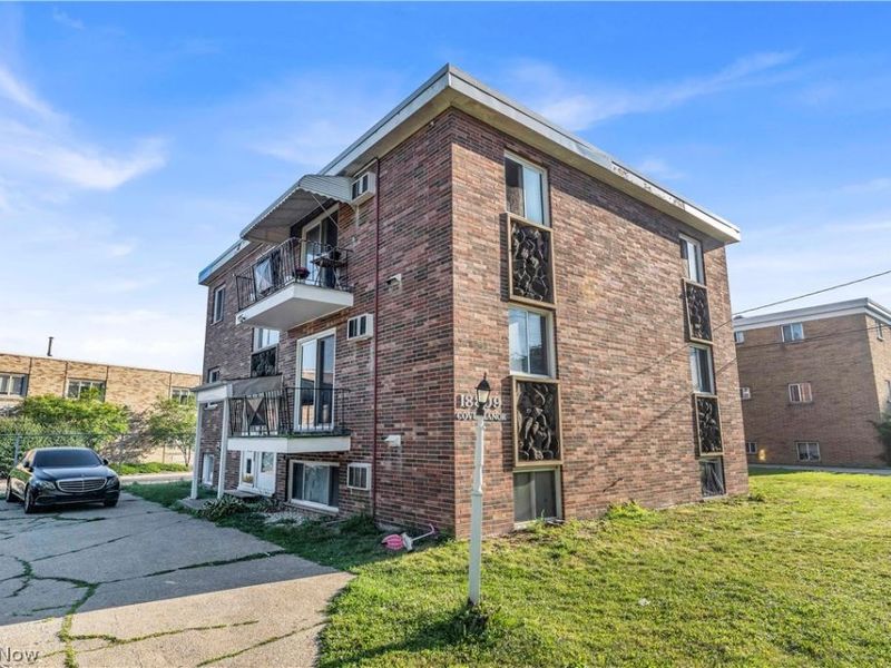 18809 Bella Drive, Unit 2/UP, Cleveland, OH 44119 Photo 2