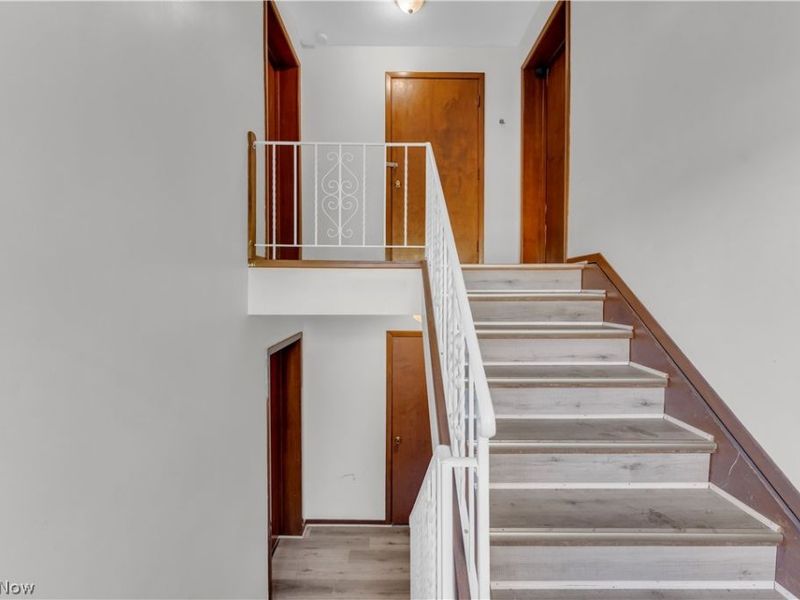 18809 Bella Drive, Unit 2/UP, Cleveland, OH 44119 Photo 4