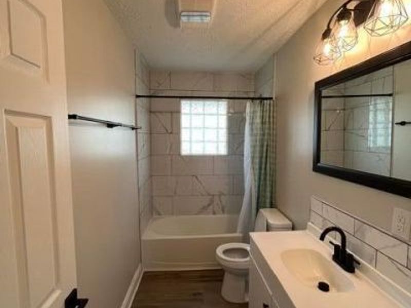 2067 Rankin Avenue , Columbus, OH 43219 Photo 5