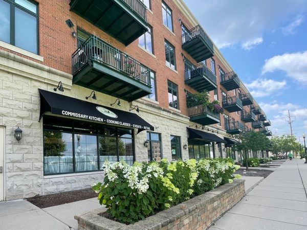 160 S River Street , Unit 305, Aurora, IL 60506