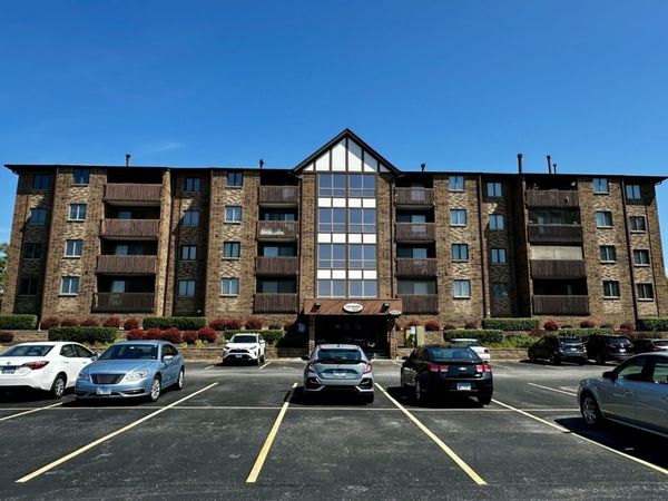 10420 Circle Drive , Unit 48B, Oak Lawn, IL 60453