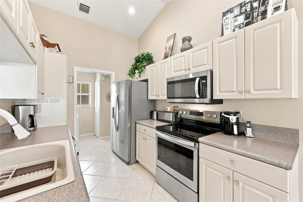 7215 Whitfield Ave, Boynton Beach, FL 33437 Photo