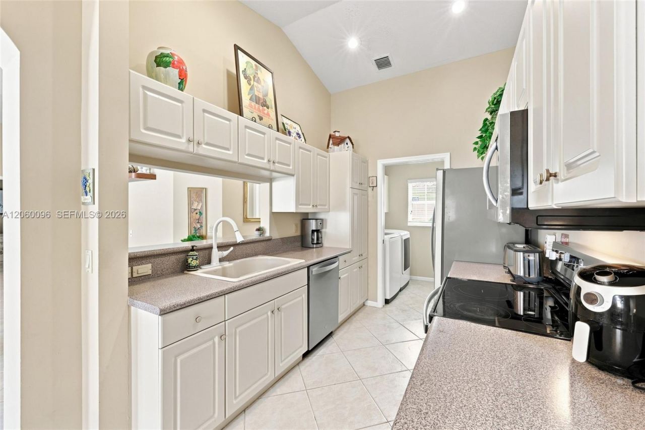 7215 Whitfield Ave, Boynton Beach, FL 33437 Photo