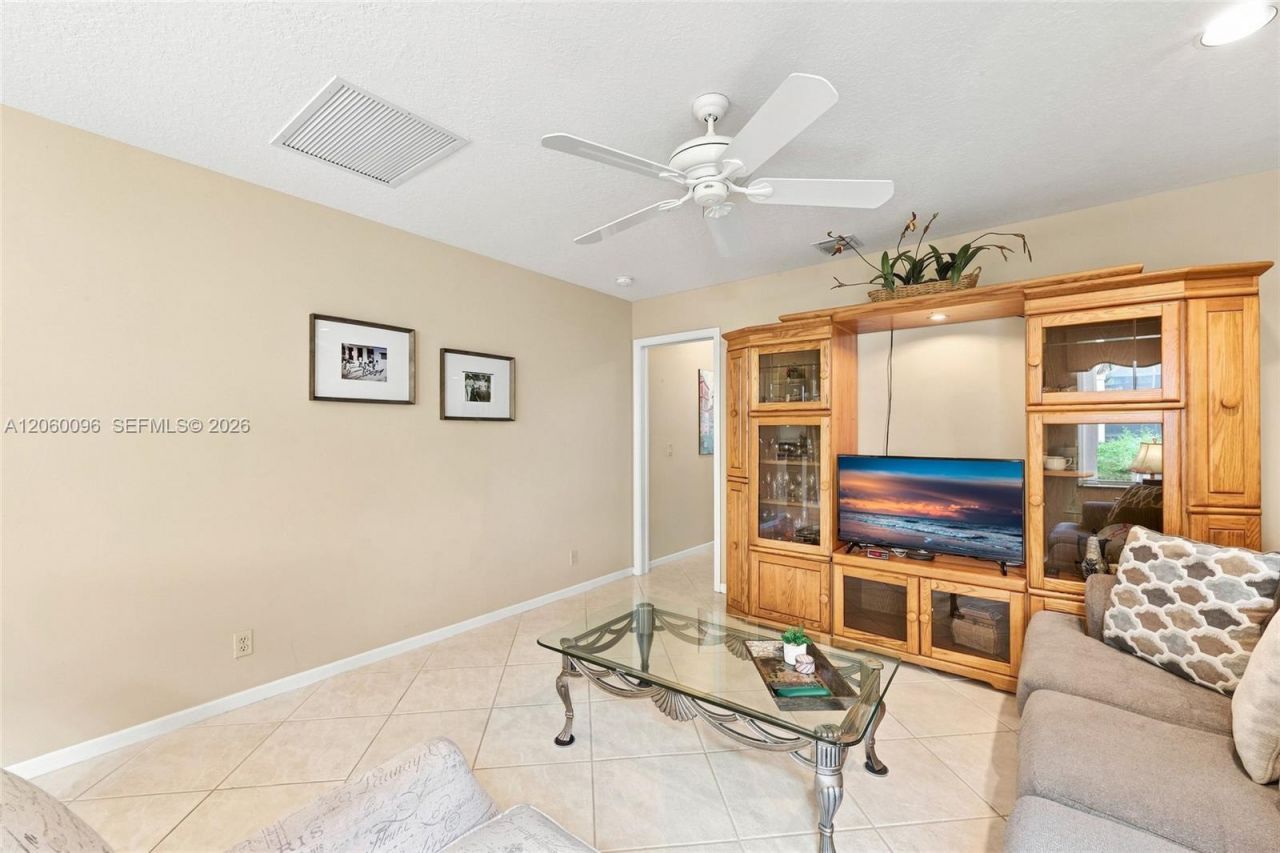 7215 Whitfield Ave, Boynton Beach, FL 33437 Photo