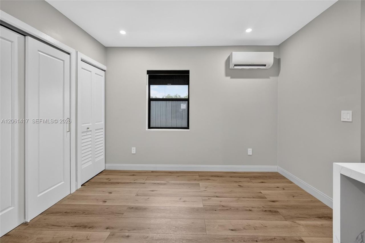 1011 NW 30th Ct , Unit 2, Miami, FL 33125 Photo